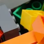 LEGO assume in Danimarca