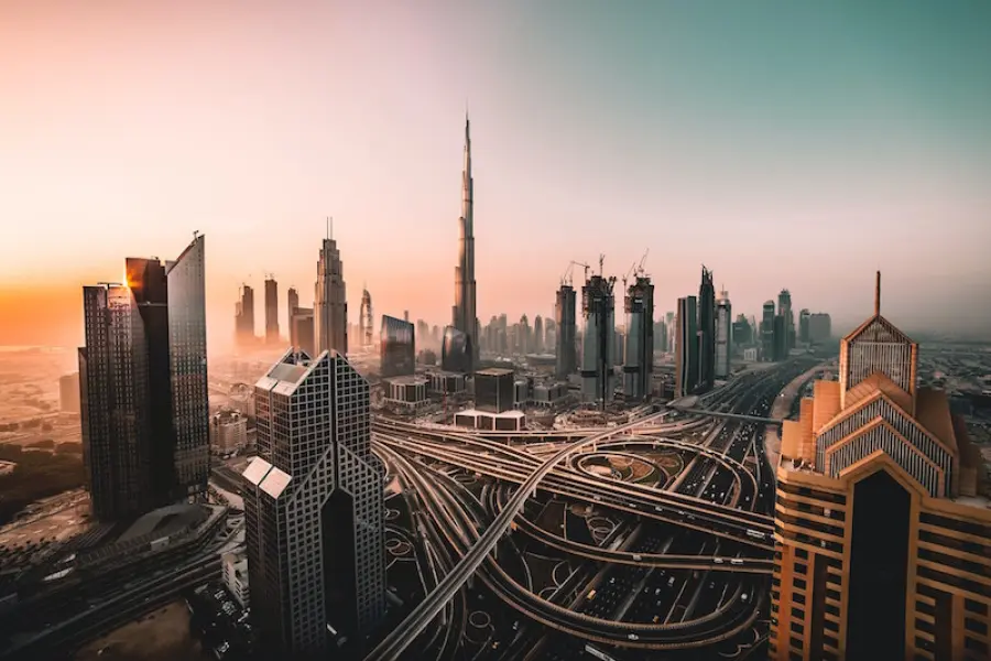 Lavorare a Dubai: vantaggi e documenti necessari