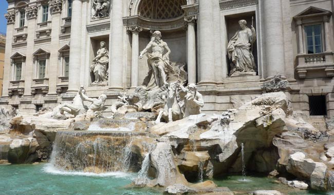 Roma, la Raggi ha cambiato idea sulle monetine