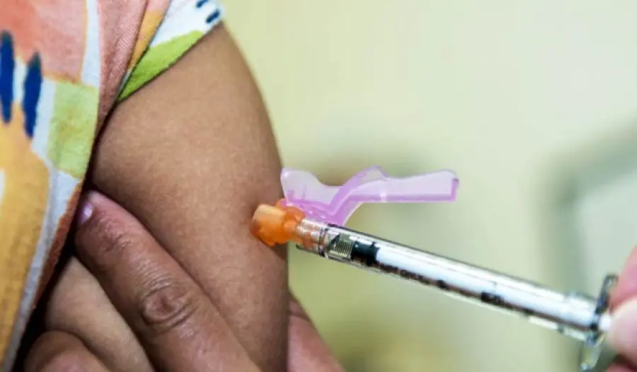 Vaccini e certificati falsi, a Como i Nas nelle scuole
