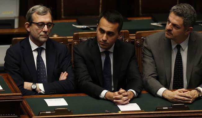 Luigi Di Maio arriva il padre a difenderlo da ogni accusa